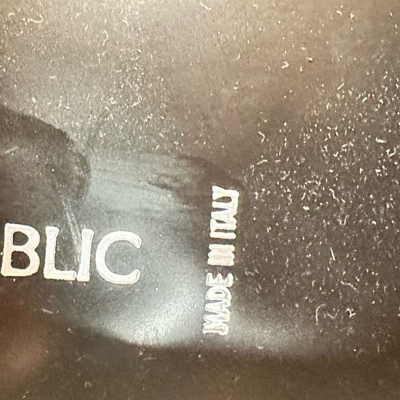 Banana Republic Men’s Black Italian Leather Loafers. Size 9 1/2D - Picture 11 of 12